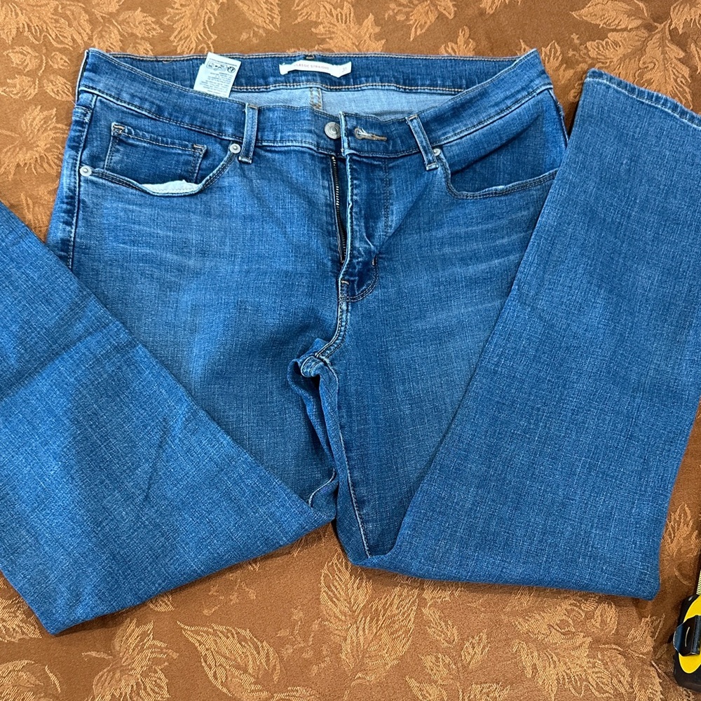 Levi's Women's Flare Jeans in Deep Blue